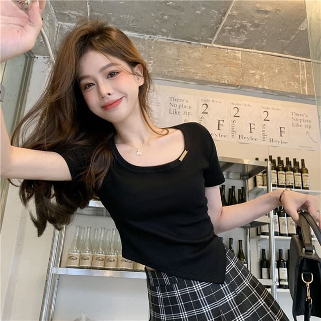 Plain Short-Sleeve Neck Crew Asymmetrical Tee