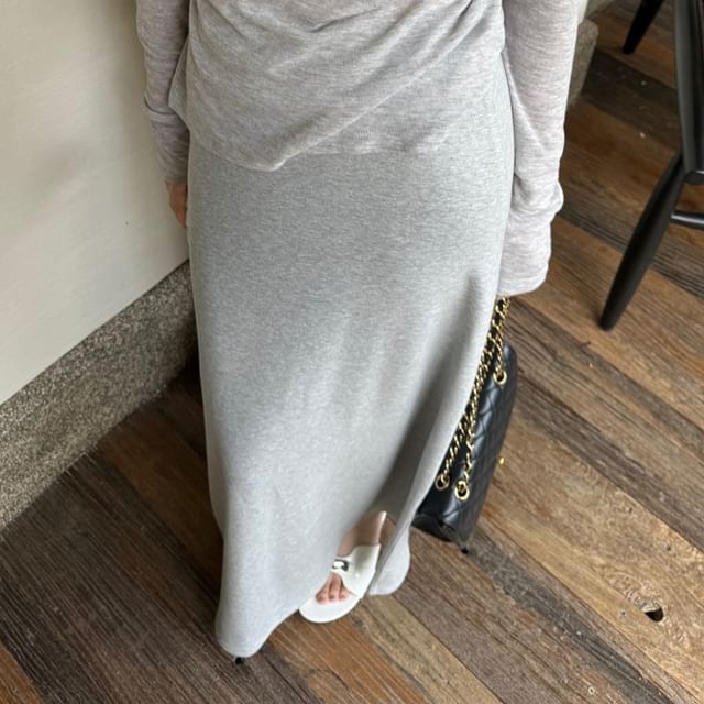 Extended Sleeve V-Neck Tee with Maxi Flared Skirt