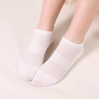 Plain Perforated Ankle Socks