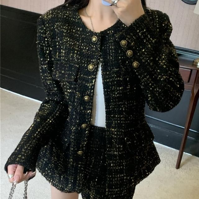 Round Neck Sequin Tweed Button Jacket / Mid Rise Shorts