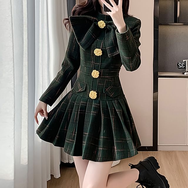 Long Sleeve Stand Collar Bowknot Plaid Pleated Mini A-Line Dress