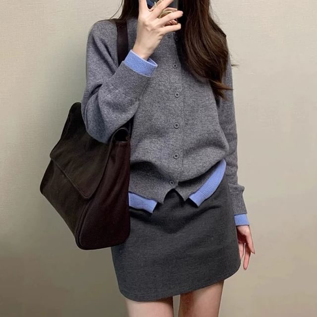 Contrast Trim Round Neck Button-Front Cardigan