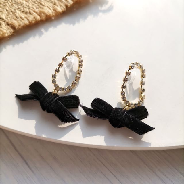 Earring / On Clip Ribbon Dangle