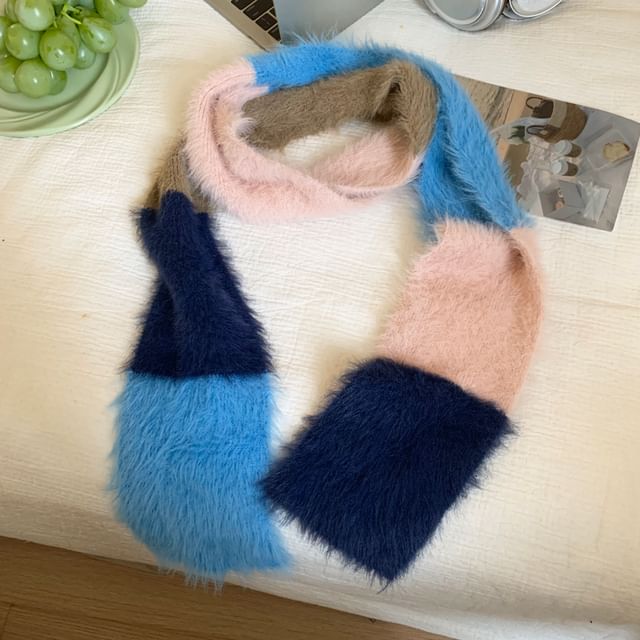 Fluffy Color Block Scarf