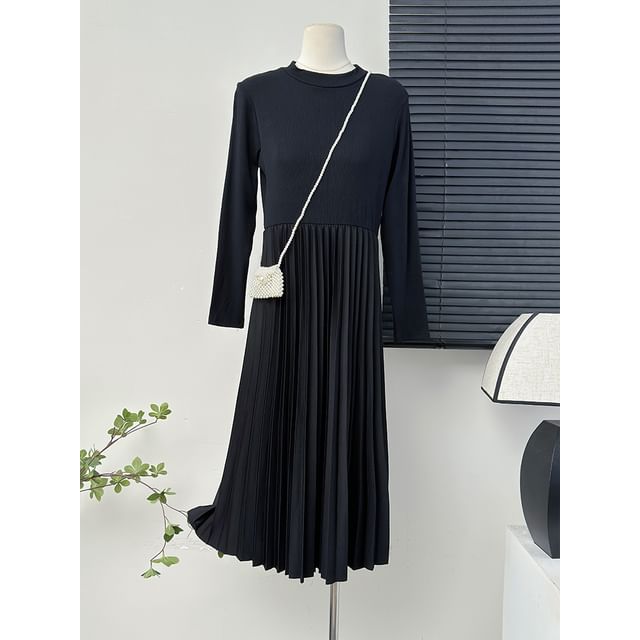 Double-Breasted Tweed Vest / Pleated A-Line Dress