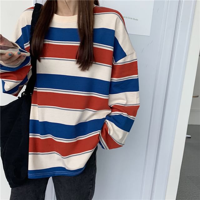 Round Neck Striped Sweatshirt