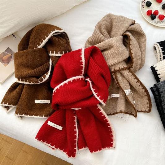 Contrast Trim Label Applique Scarf