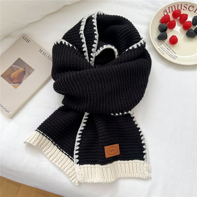 Two-Tone Knit Scarf