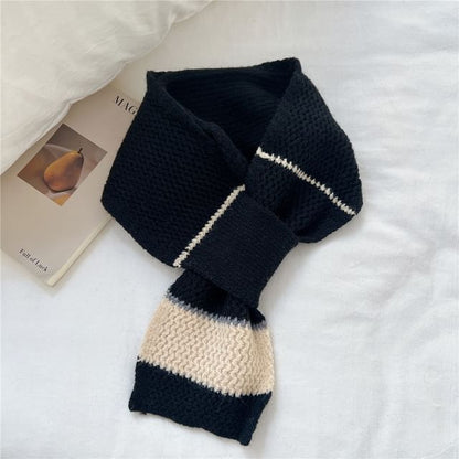 Two-Tone Knit Scarf