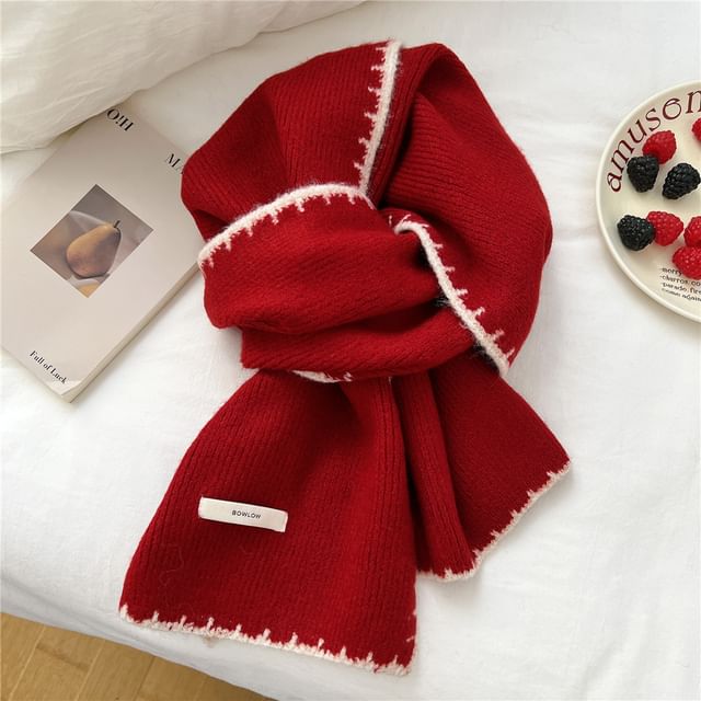 Contrast Trim Label Applique Scarf