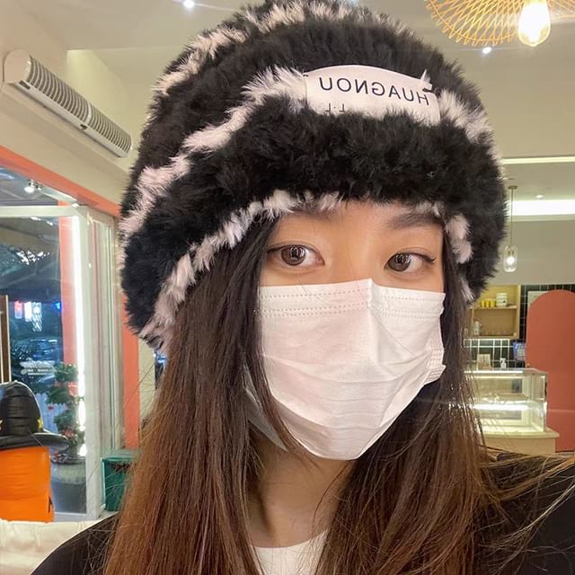 / Plain Fluffy Beanie Knit Cable