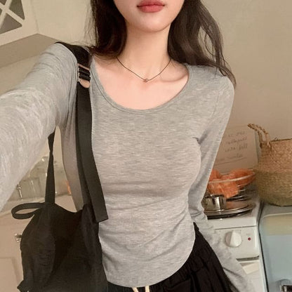 Long-Sleeve Scoop Neck Plain Slim Fit Crop Tee