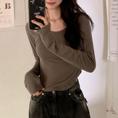 Long-Sleeve Scoop Neck Plain Slim Fit Crop Tee