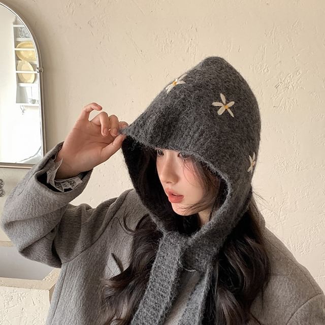 Bonnet Embroidered Knit Hat Floral