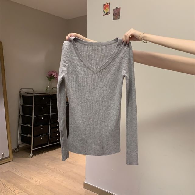 Long-Sleeve V-Neck Plain Ribbed Slim Fit Knit Top