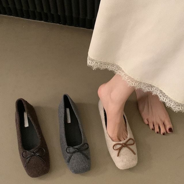 Bow Flats Toe Accent Square