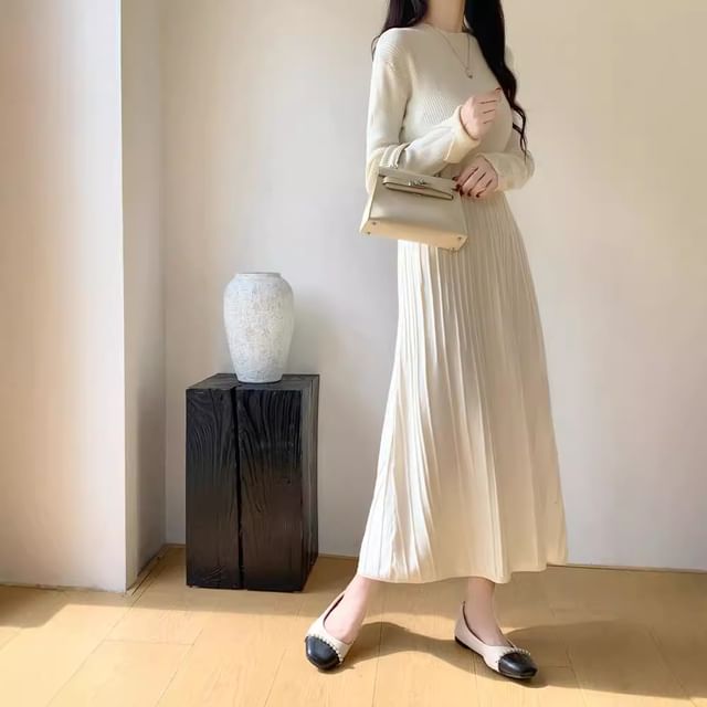 Long-Sleeve Crew Neck Plain Ribbed Knit Maxi A-Line Dress