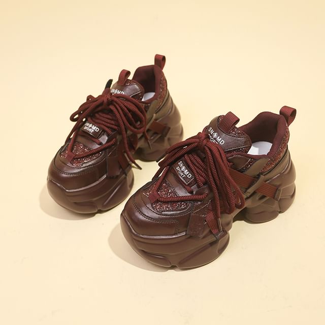 Sneakers Lettering Platform