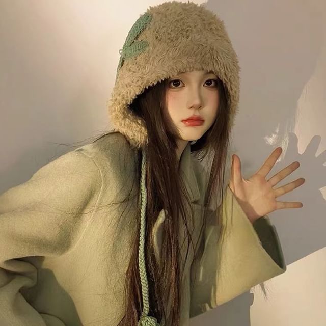 Bow Hat Chenille Trapper Applique