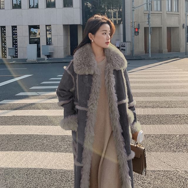 Fluffy Collar Buckled Button-Up Jacket