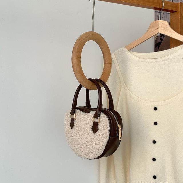 Bag Faux Crossbody Heart Shearling