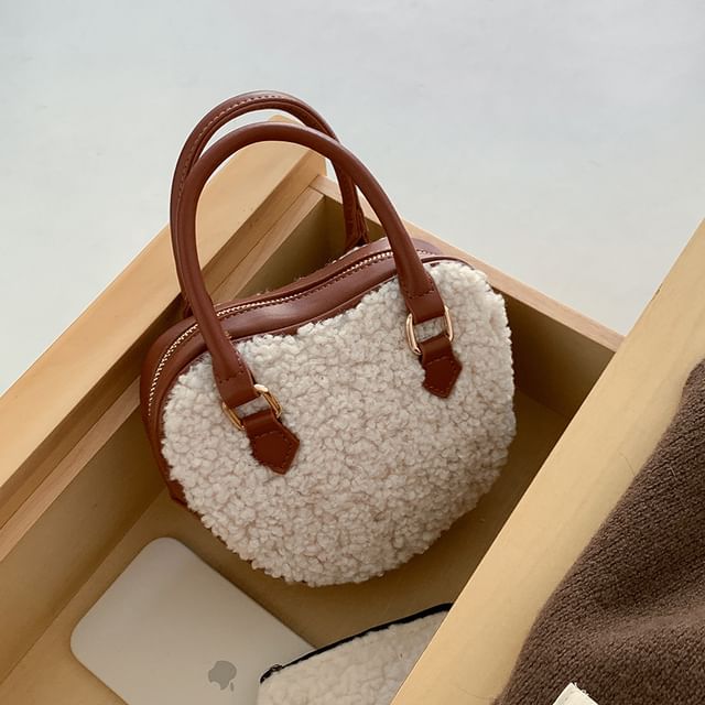 Bag Faux Crossbody Heart Shearling