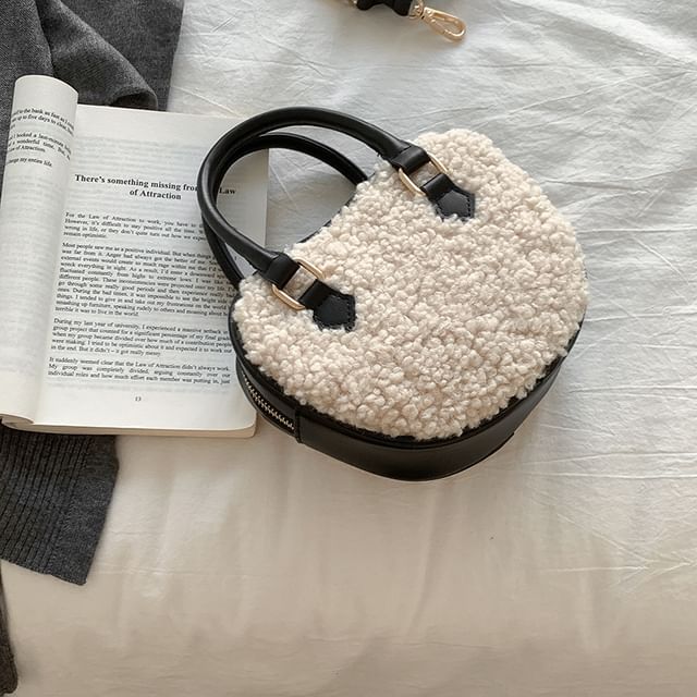 Bag Faux Crossbody Heart Shearling