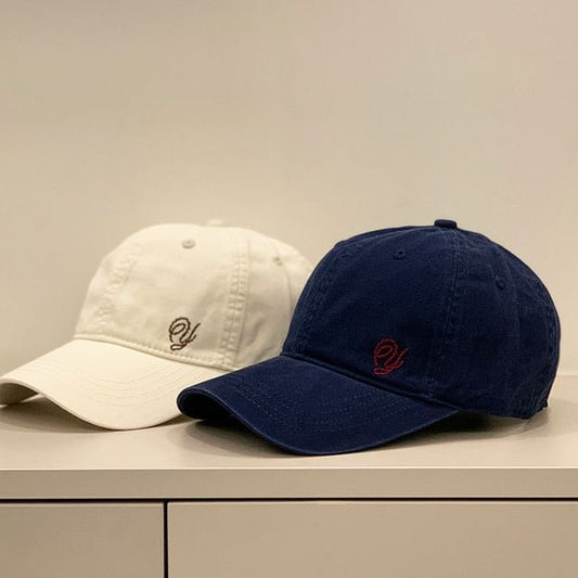 Cap Embroidered Letter