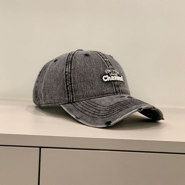 Distressed Washed Cap Embroidered Letter