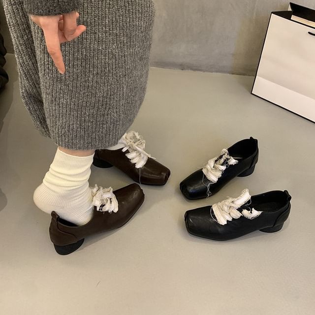 Heel Up Pumps Square Lace Toe Block
