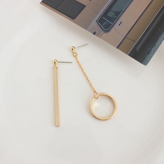 Clip Earring Asymmetrical / Star On Drop