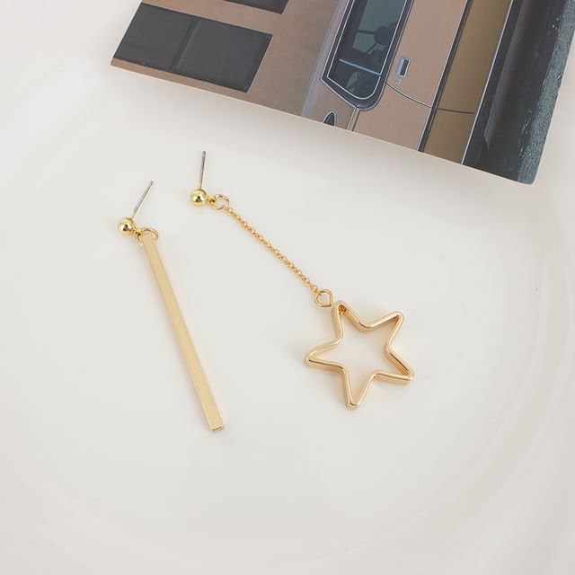 Clip Earring Asymmetrical / Star On Drop