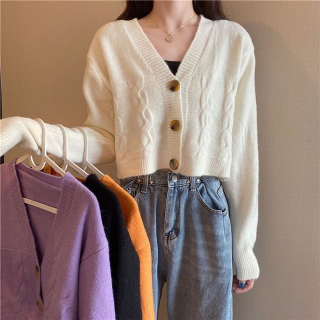Cable Knit Cropped V-Neck Cardigan