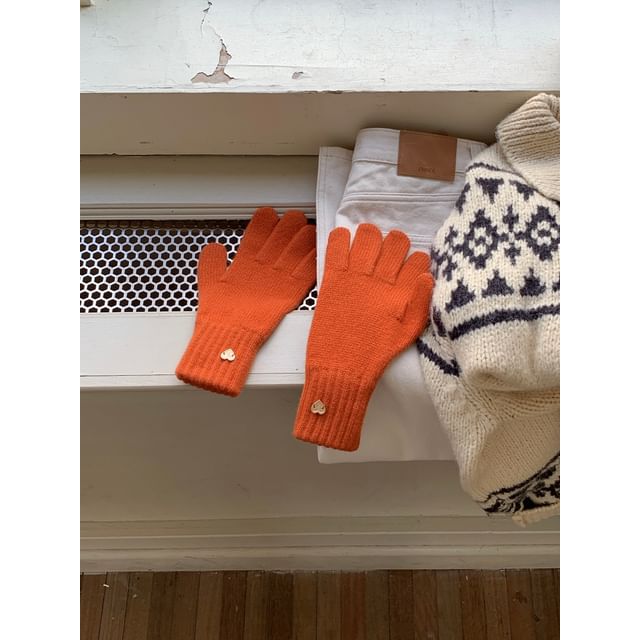 Knit Heart Buttoned Gloves