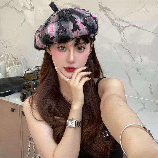 Beret Plaid Distressed