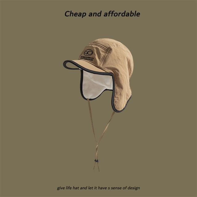 Lettering Print Hat Trapper