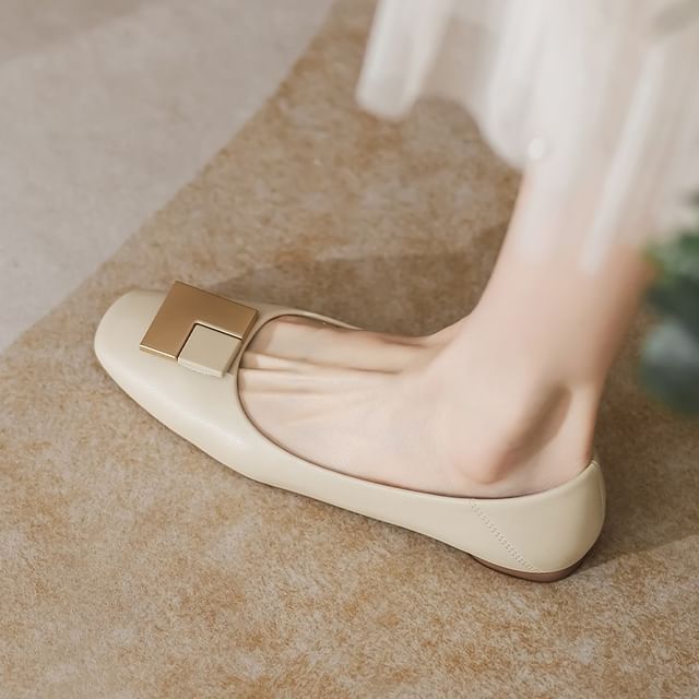 Buckled Flats Geometric