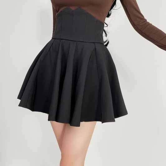 Pleated High-Rise Mini A-Line Skirt in Plain Design