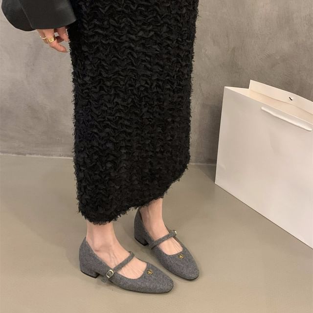 Flower Chunky Jane Heel Accent Mary Pumps