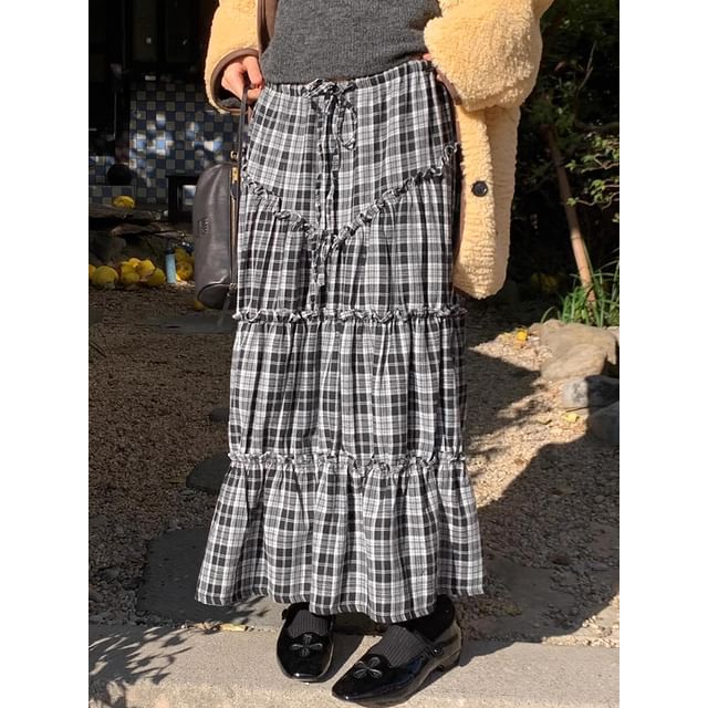 Tiered Midi Skirt with Plaid Pattern and High-Rise Fit