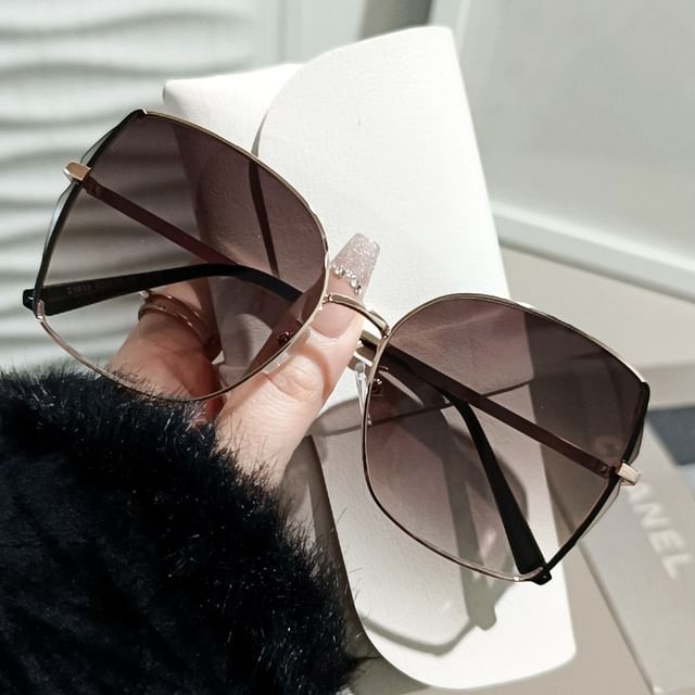 Oversized Sunglasses Square