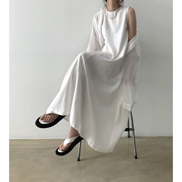 Crew Neck Sleeveless A-Line Maxi Dress