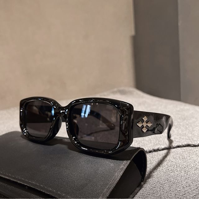 Sunglasses Square Cross Frame Accent