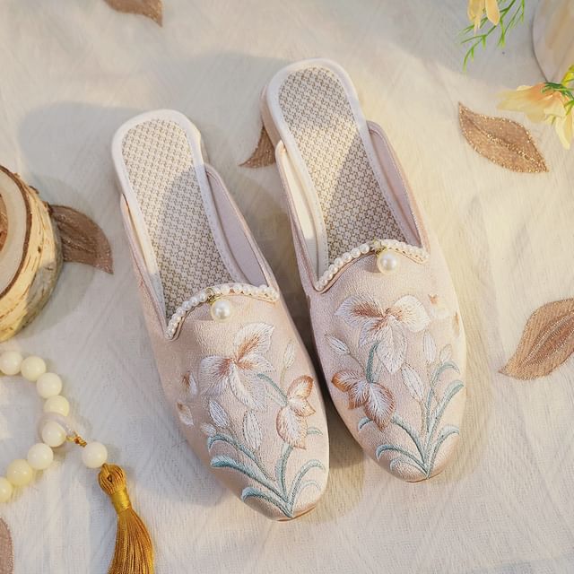 Faux Floral Pearl Embroidered Mules