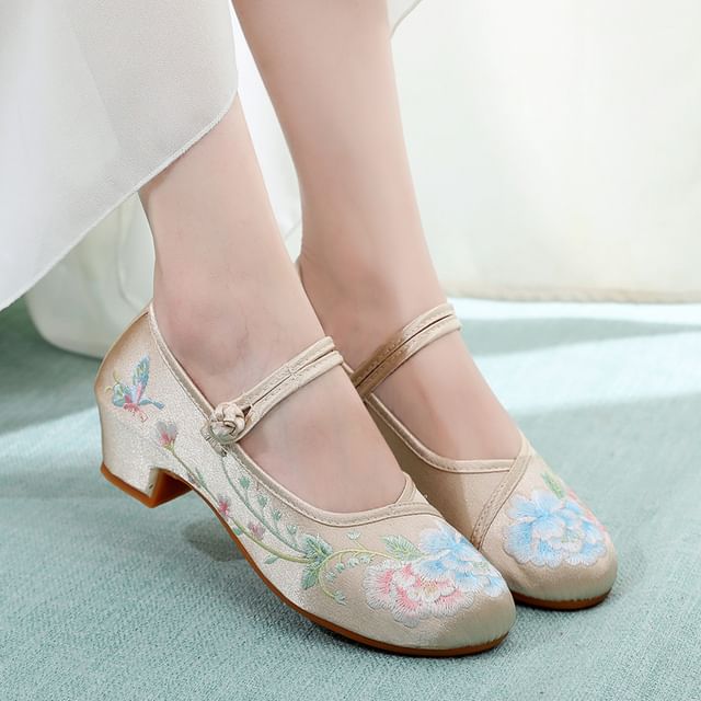 Heel Pumps Floral Embroidery Block