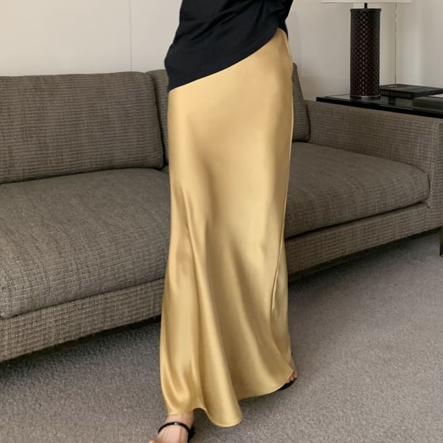 Plain H-Line Maxi Skirt High Rise