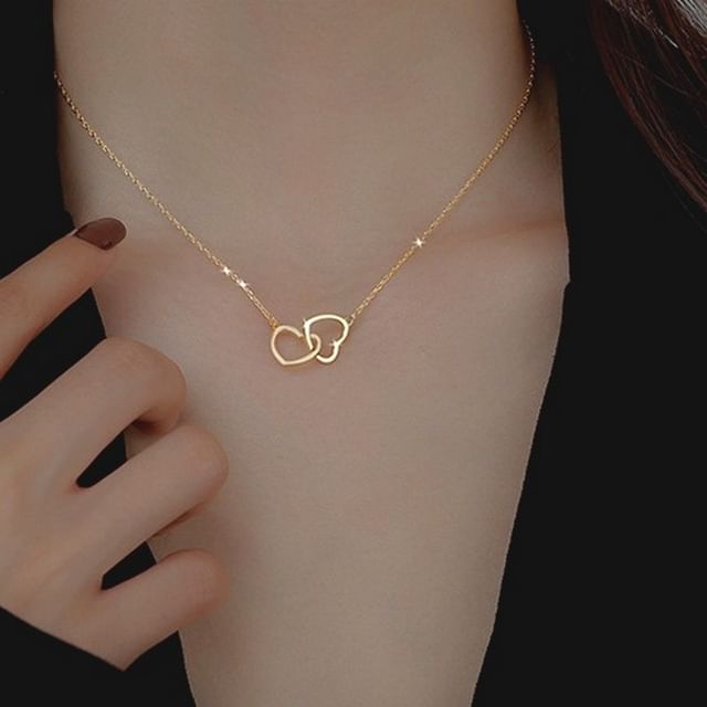 Pendant Interlocking Heart Necklace