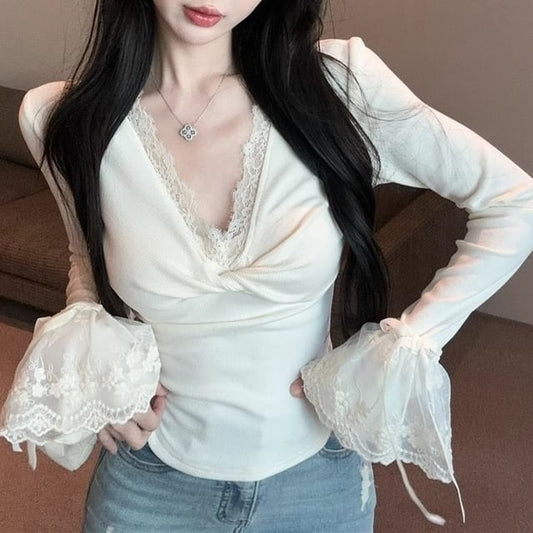 Slim V-Neck Long-Sleeved Lace Tee - LaceLux