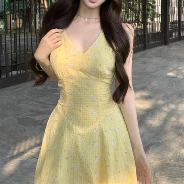 Sleeveless V-Neck Midi Floral Sundress