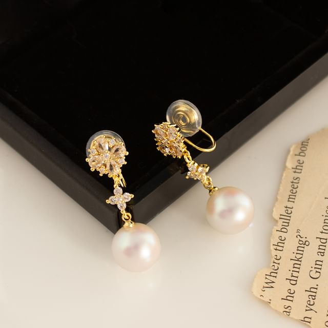 Clip-On Earring Flower Rhinestone / Pearl Faux Drop